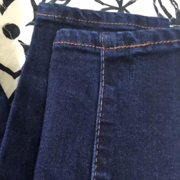 ❤️ (3)Ladies skinny jeggings size 2 by Refuge.  Like new cond. Only worn once. - Picture 3 of 7